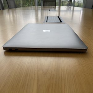 MacBook Pro 13 2017 s touch 6